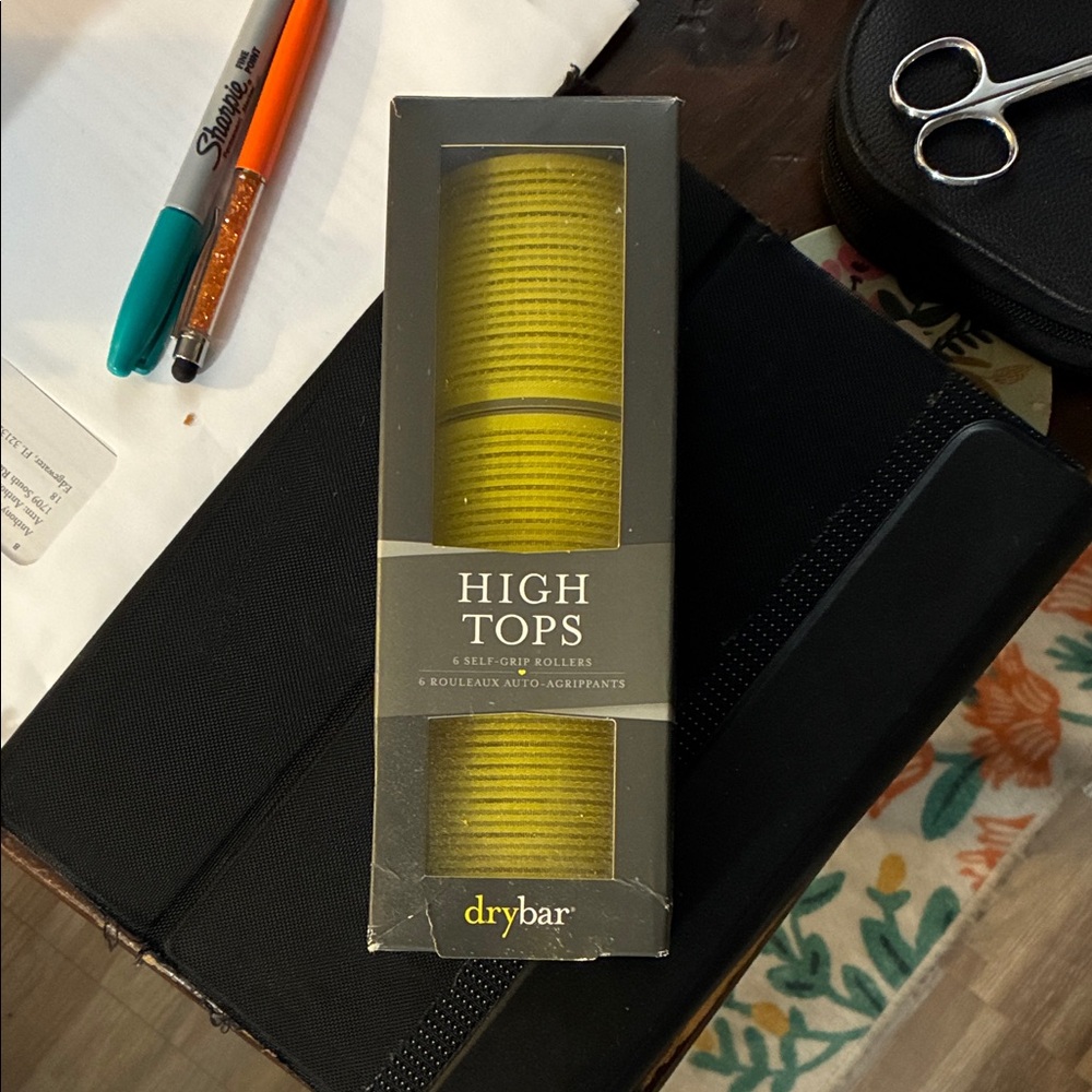 NIB Drybar High Tops Self-Grip Rollers